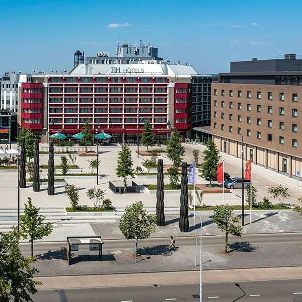 Maastricht, Forumplein / MECC | Façade Beton