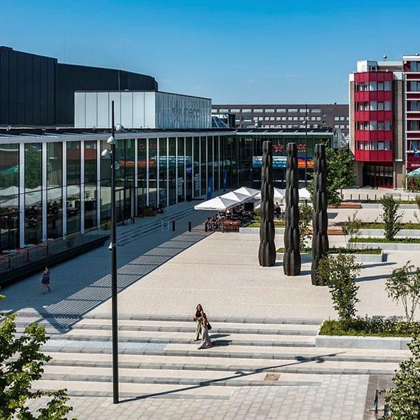 Maastricht, Forumplein / MECC | Façade Beton