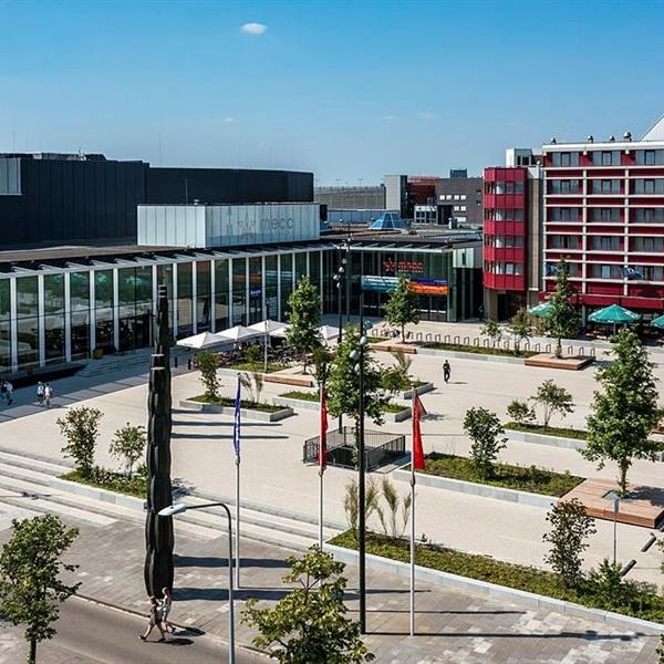 Maastricht, Forumplein / MECC | Façade Beton