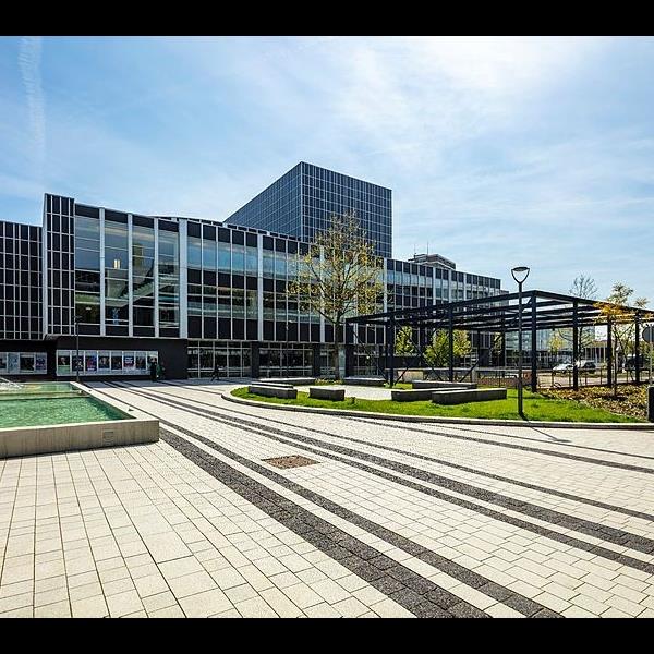 Heerlen, Burgemeester Van Grunsvenplein | Façade Beton