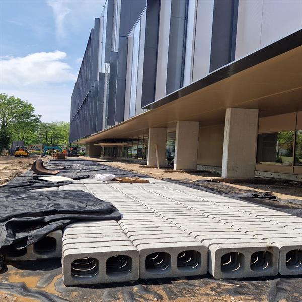 Waterbuffering voor Indoor Sportcentrum Boshuizerkade | Façade Beton