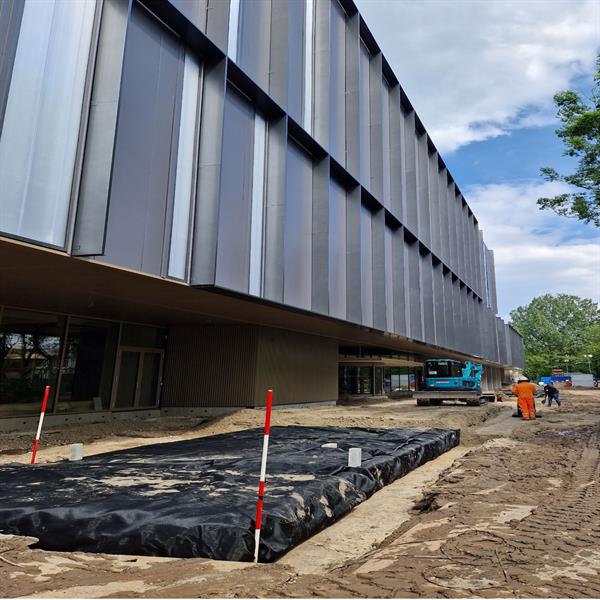 Waterbuffering voor Indoor Sportcentrum Boshuizerkade | Façade Beton