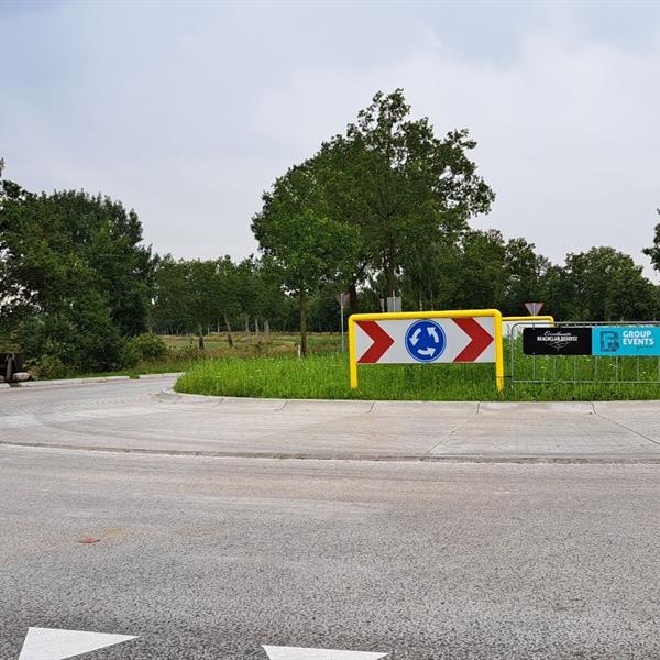 Rotonde verbindingsweg Panheel Provinciale weg N273 | Façade Beton