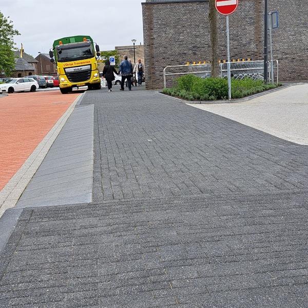 Update parkeergebied Bartokring centrum gemeente Landgraaf | Façade Beton