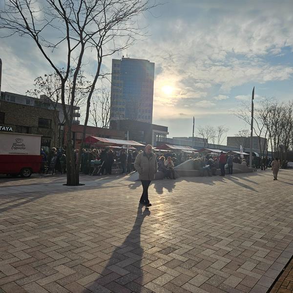 Feestelijke opening van het vernieuwde Stadsplein in Capelle Centrum | Façade Beton