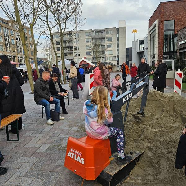 Feestelijke opening van het vernieuwde Stadsplein in Capelle Centrum | Façade Beton