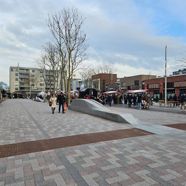 Feestelijke opening van het vernieuwde Stadsplein in Capelle Centrum | Façade Beton