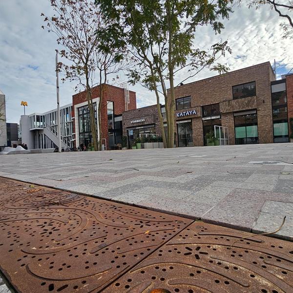 Feestelijke opening van het vernieuwde Stadsplein in Capelle Centrum | Façade Beton