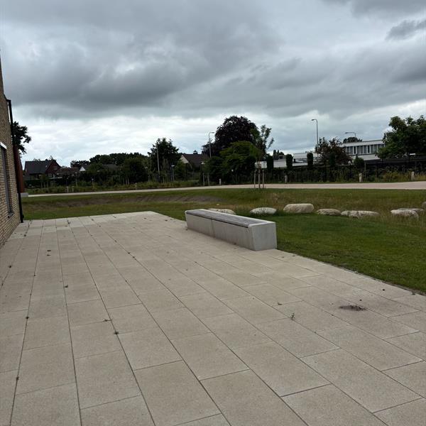 Duurzame en hoogwaardige buitenruimte voor vernieuwbouw CSG Reggestijn in Nijverdal | Façade Beton
