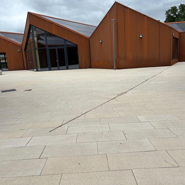 Duurzame en hoogwaardige buitenruimte voor vernieuwbouw CSG Reggestijn in Nijverdal | Façade Beton
